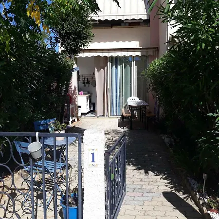 Apartment Domaine La Pinede 340 Chemin Du Pansard La Londe-les-Maures